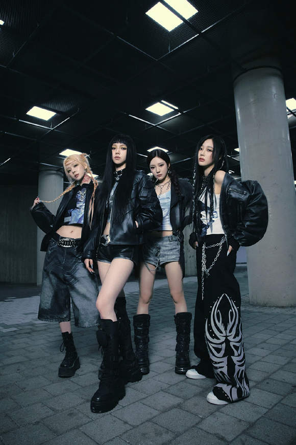 에스파 첫 정규 &lsquo;Armageddon'(아마겟돈) 단체 이미지. [사진=SM엔터테인먼트]
