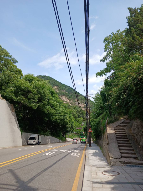 윤동주문학관 정류소 가는길