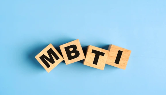 직장생활에서 본 MBTI 유형별 특징 &ndash; 과장님부터 신입까지