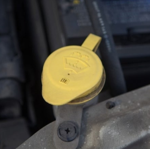 자동차 워셔액 위치