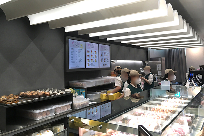 노티드-매장-카운터