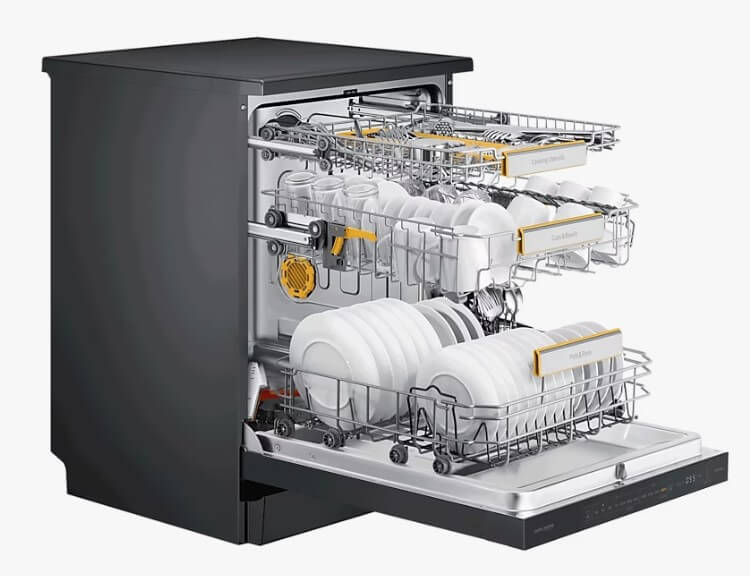 삼성 식기세척기 내부의 모습