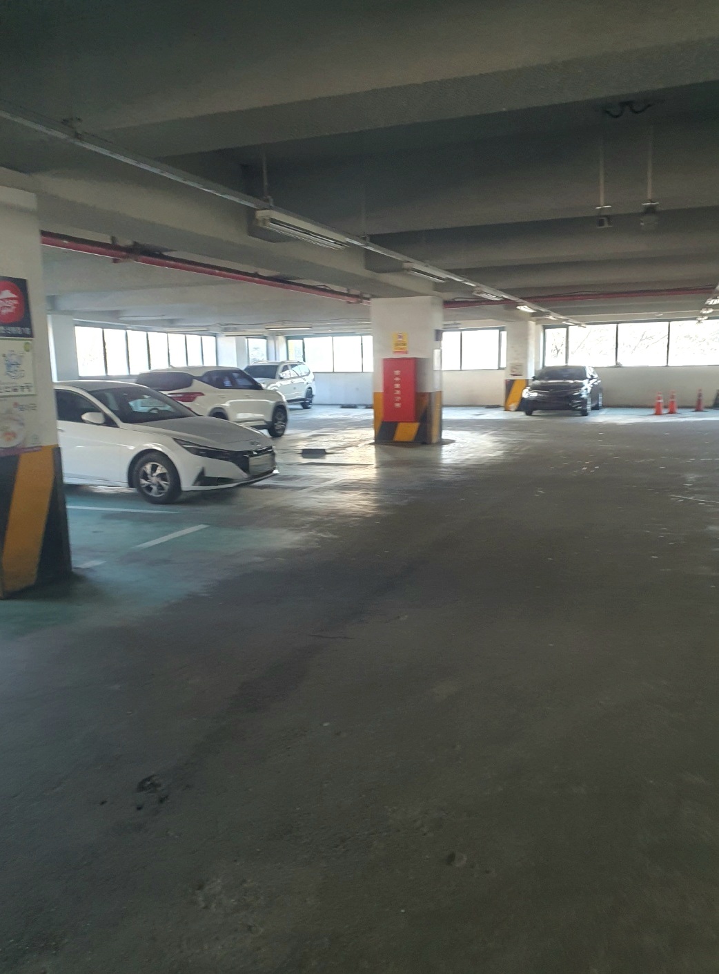 주차-공간의-모습입니다.