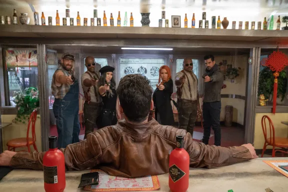 매일 킬러들의 공격에 죽는 로이