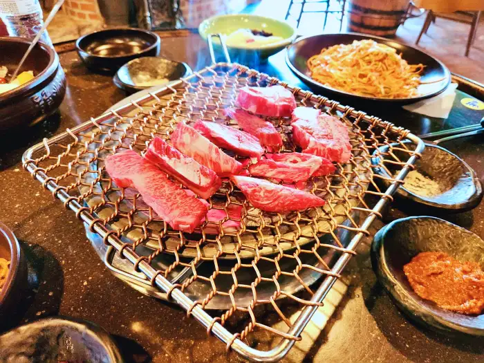 토요일은 밥이좋아 토밥좋아 평창 대관령 30년 경력 정육인 손질 마성 한우 숯불 구이 맛집