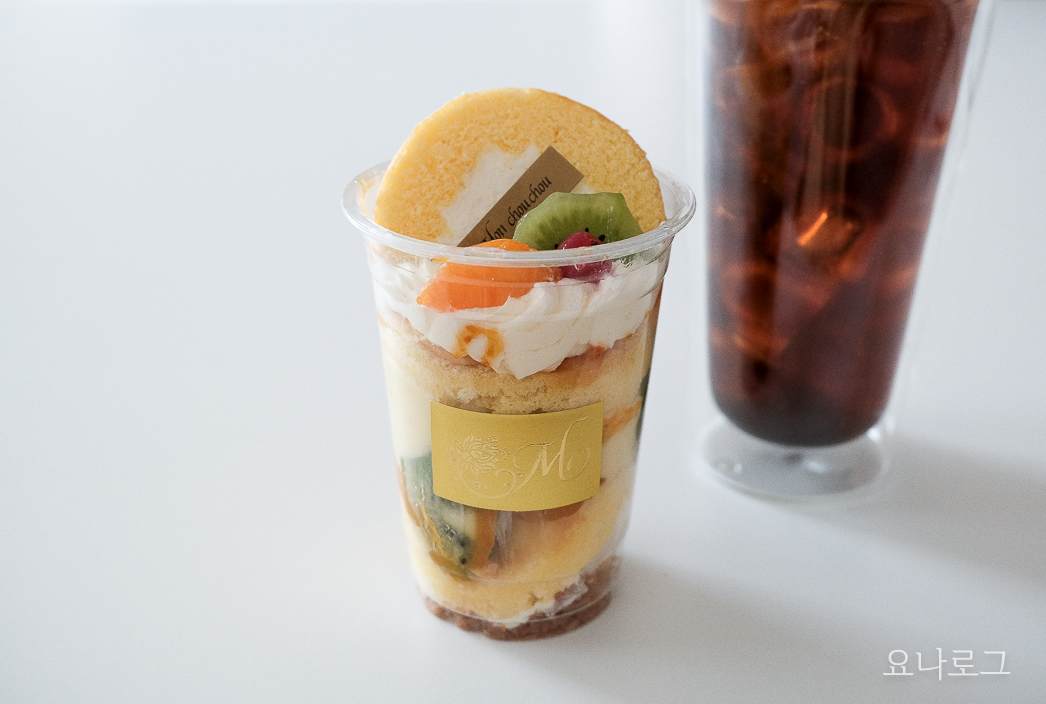 판교현백 판교현대백화점 현대백화점 몽슈슈 몽슈슈파르페 몽슈슈도지마롤 몽슈슈케이크 도지마롤 파르페 백화점식품관 현백식품관 디저트 디저트추천 케이크 과일케이크 판교디저트