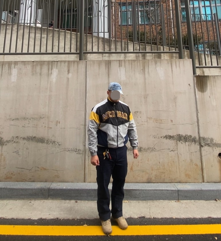 데일리룩('25. 12. 6.)엑스톤즈 빈티지 워싱 데님 볼캡, 스타터 미시간 빈티지바람막이 윈드브레이커 트레이닝재킷, 무신사 무신사스탠다드 카고 팬츠, 아디다스 데저트부츠 사막화