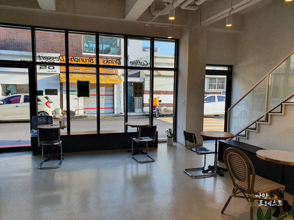 고색동 오니리크 매장내부