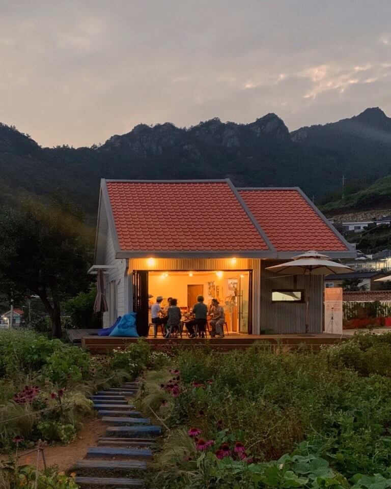 생생정보 두 집 살림 카페 순이로 남해 한 달 살아보기 카페 톨 생생정보 2299회