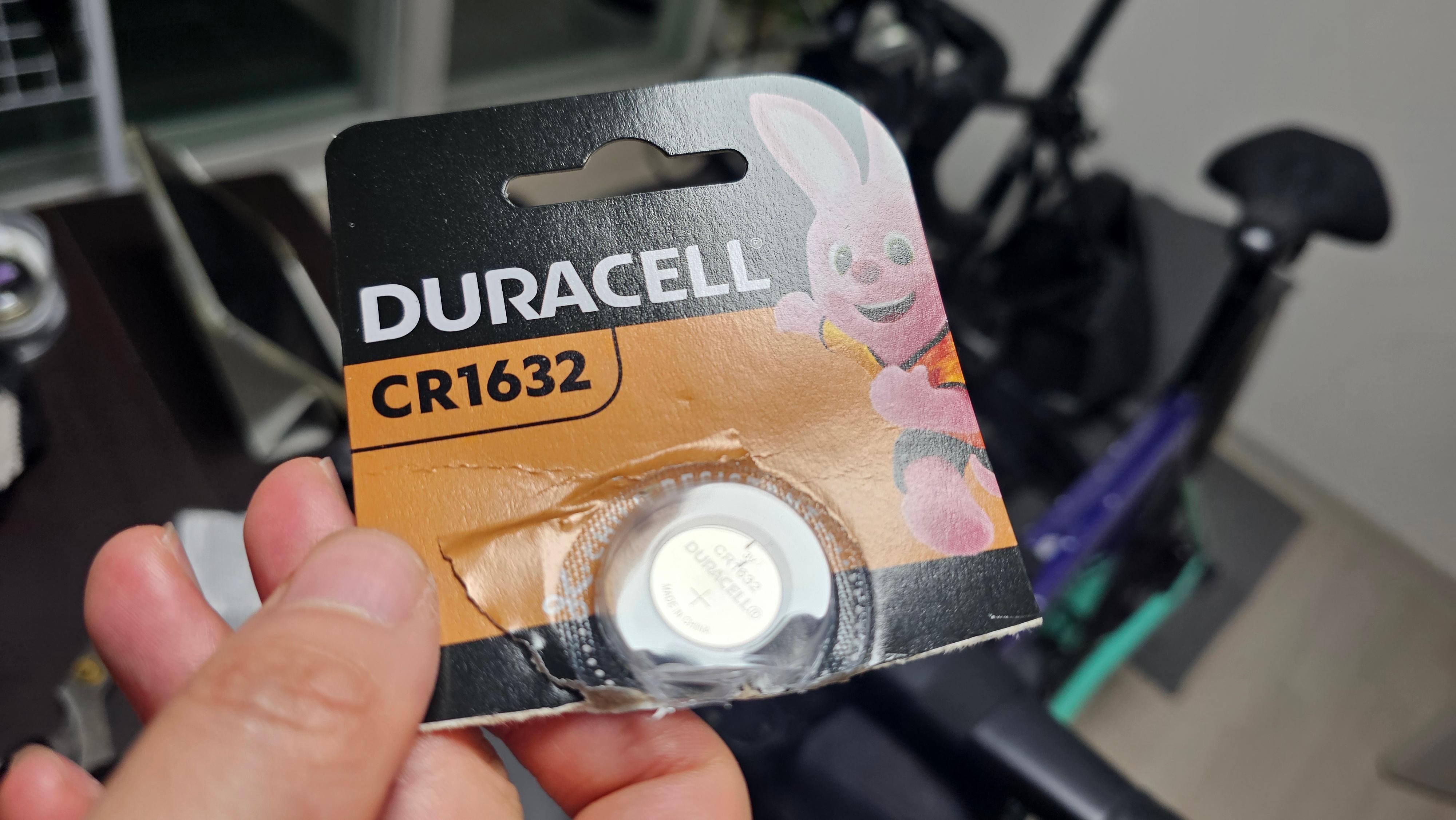 CR1632 코인전지(셀카봉 리모컨 배터리) 실물 이미지