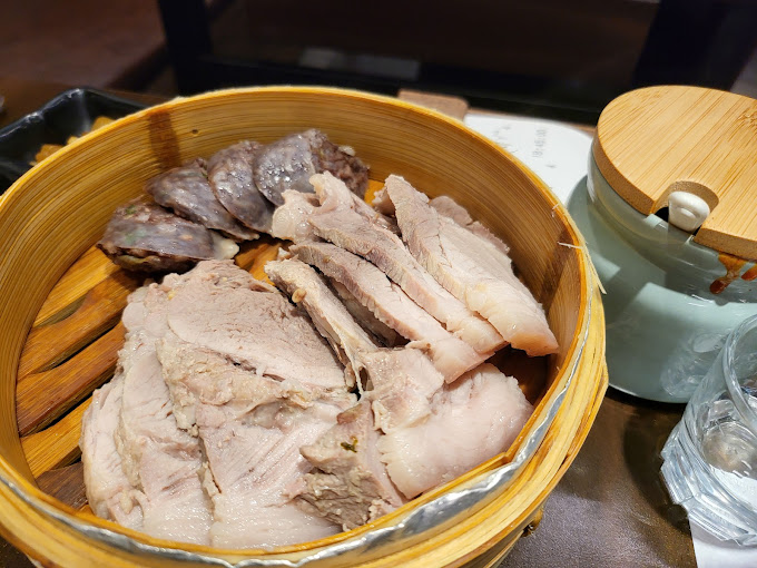 제주 중문 우럭집 '고집돌우럭'