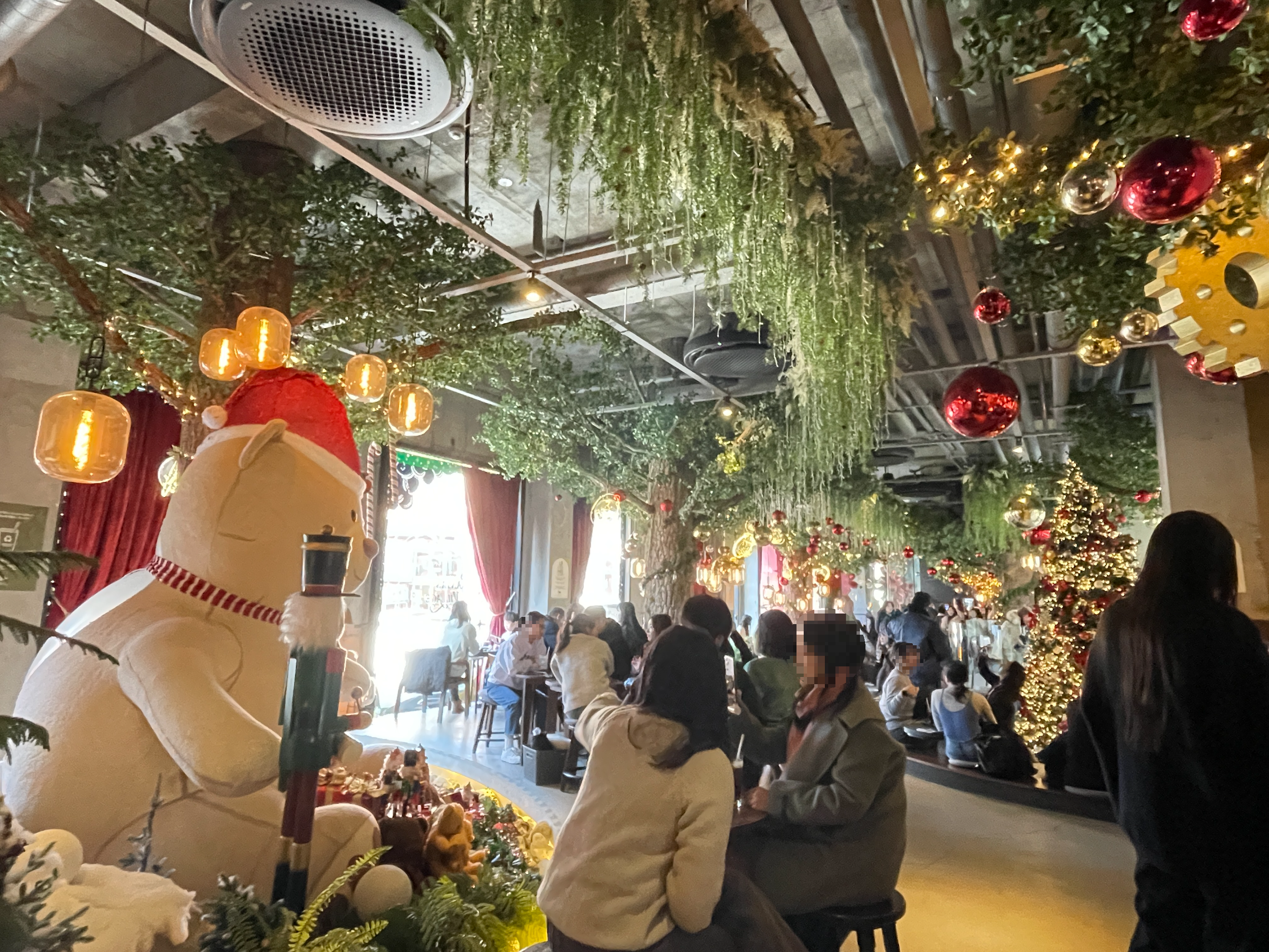 카페 어나더사이드 크리스마스 시즌