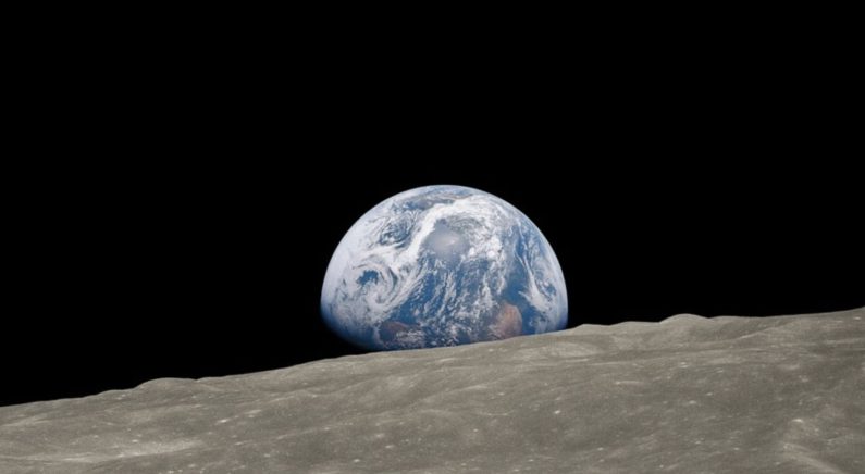 달에서 찍은 지구 [그림출처 : NASA]