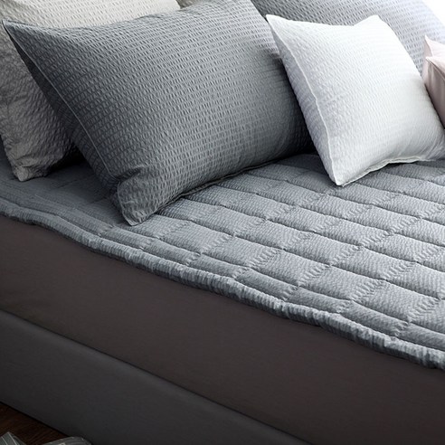 뽀송뽀송한 촉감 유지하는 고급 누빔 처리 쿨매트