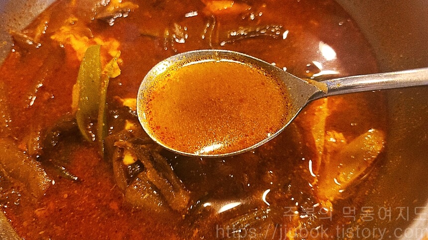 먹자집-육개장-육수-맛