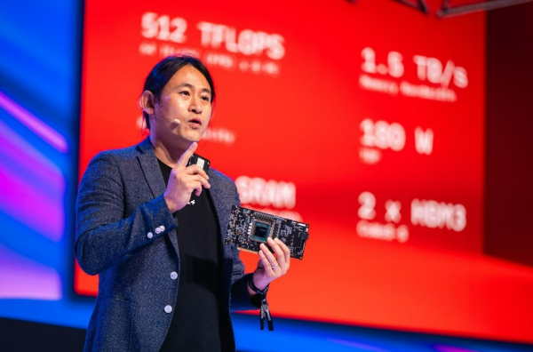 FuriosaAI의 CEO인 June Paik이 2025년 6월 SuperAI에서 기조연설을 합니다.