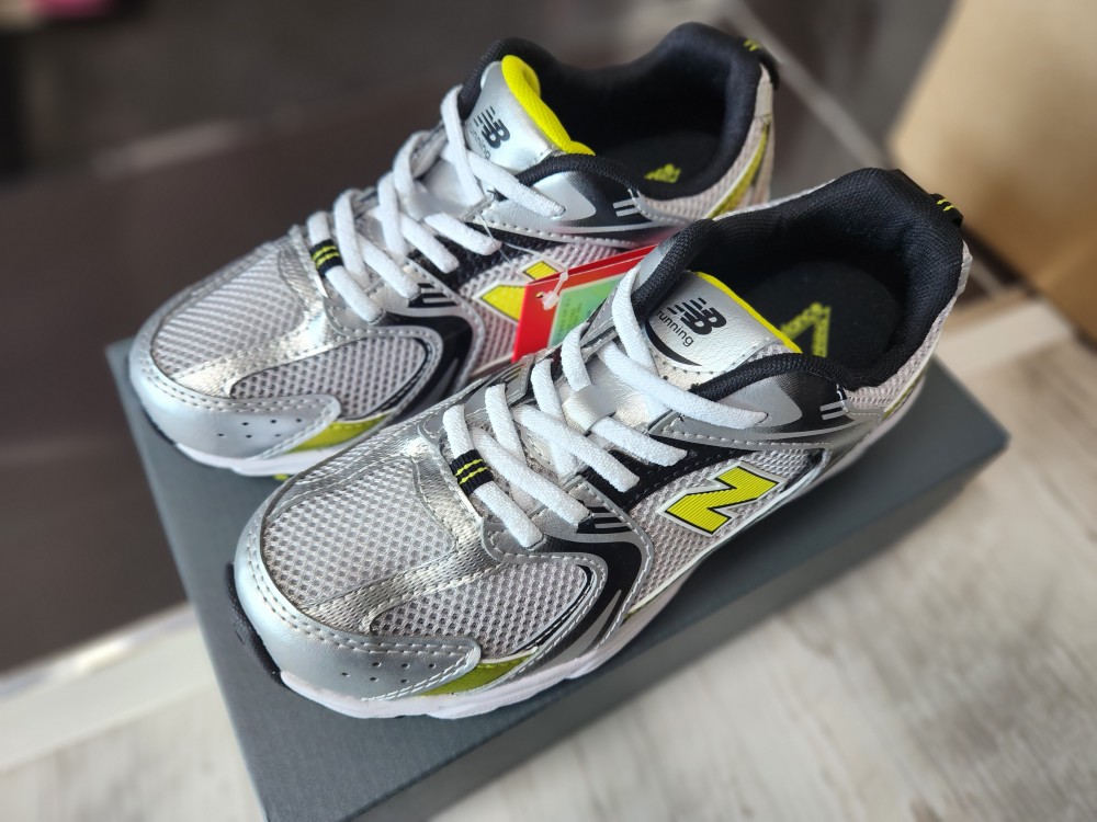 뉴발란스 530