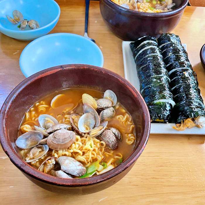 생활의달인 전주 객사 한옥마을 객리단길 묵직하면서도 새콤 아삭한 묵은지 김밥 맛집