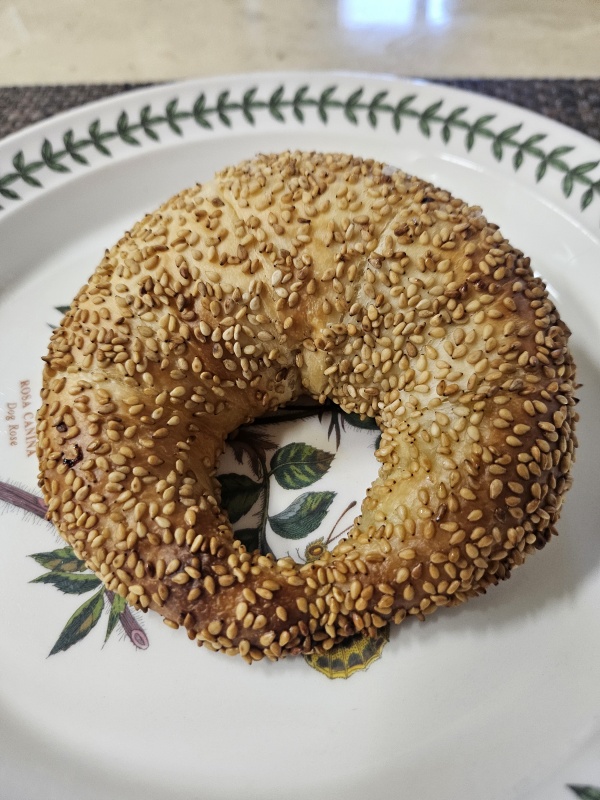 신세계백화점-스위트파크-베통-소금빵-참깨베이글-바삭하게 익음