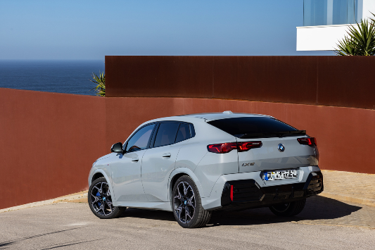 BMW iX2 외부디자인