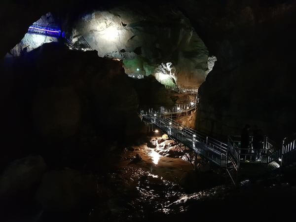 삼척 환선굴 동굴 내부 사진