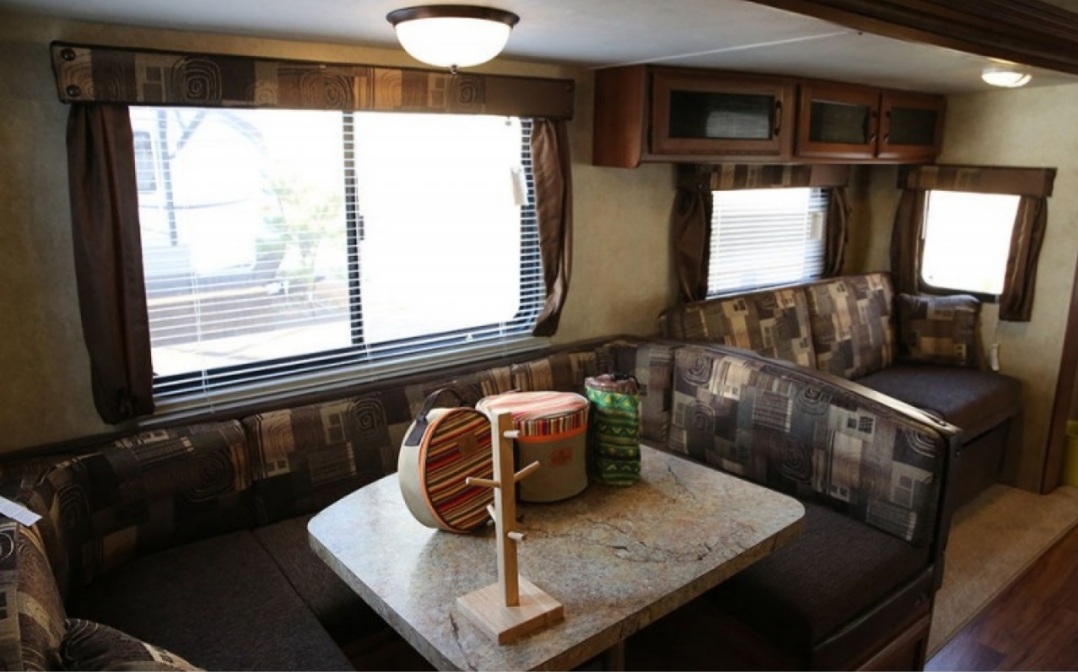 핀란드카라반 거실