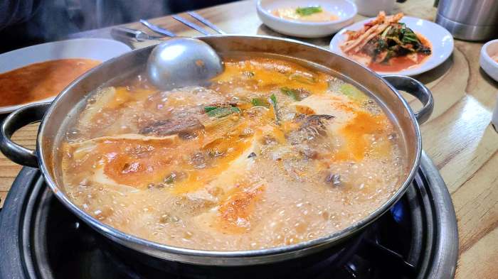 토요일은밥이좋아 토밥좋아 천안 감칠맛 생태찌개 맛집