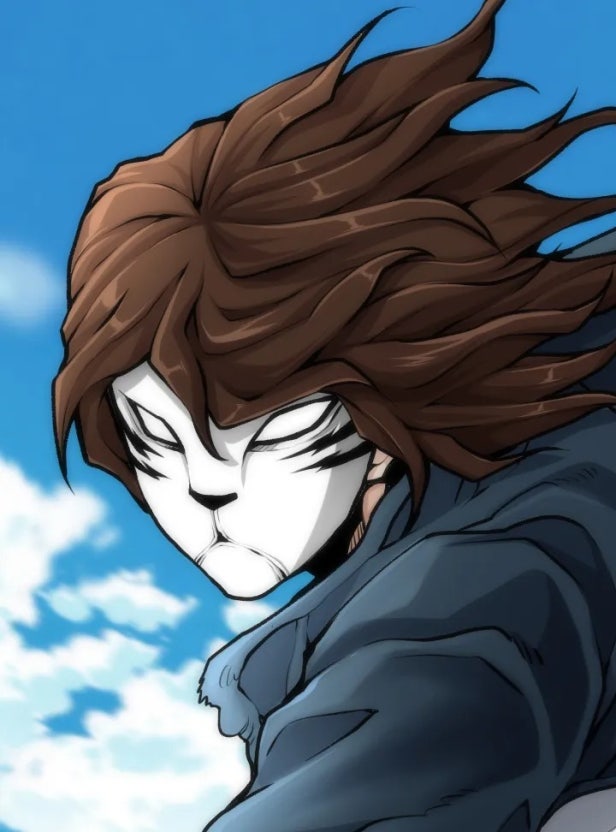 가면을 쓴 주인공과 하늘배경