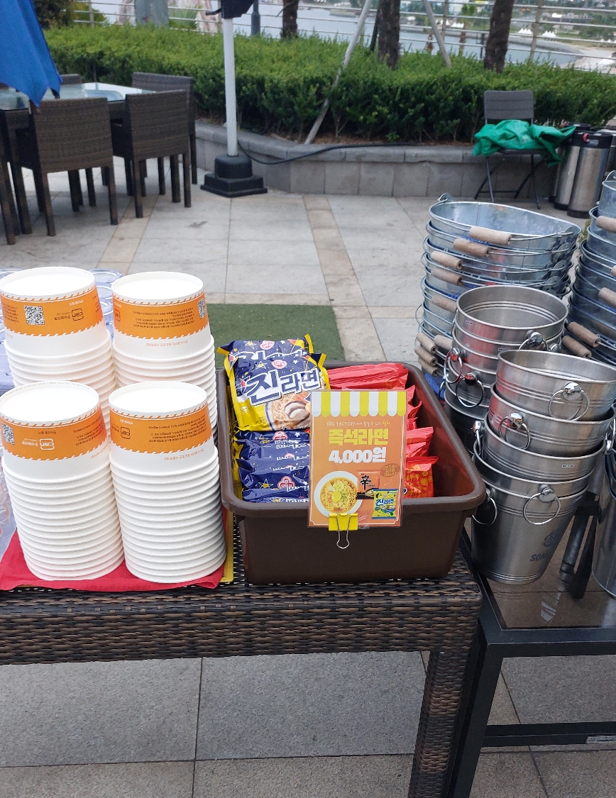 즉석라면은 1개에 4천원