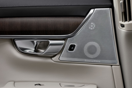 볼보 S90 플러그인 하이브리드 가격과 트림별 차이: 2024년 최신 정보