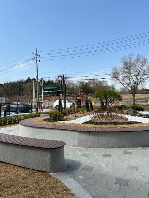 스타벅스 연천전곡DT점 1층 매장