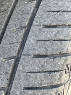 교체할떄가-다된-타이어