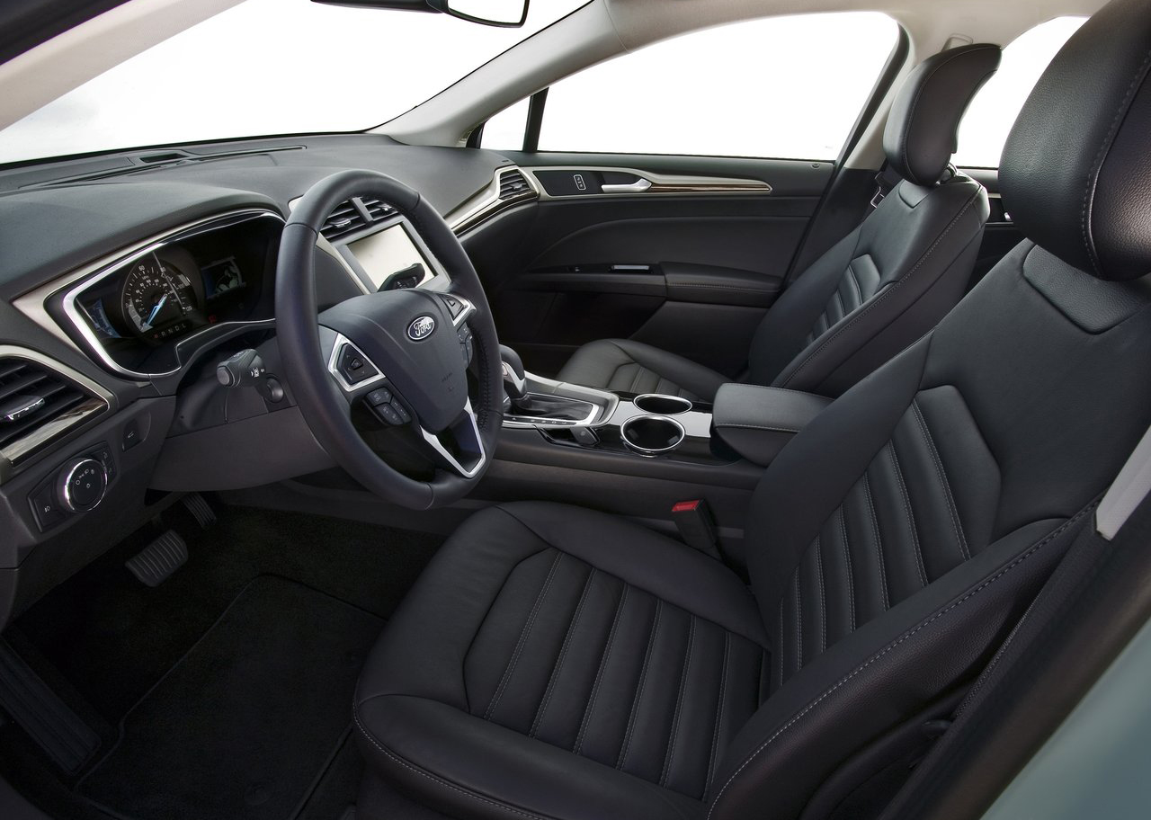 2019년식 포드 퓨전 하이브리드 1열 시트 사진