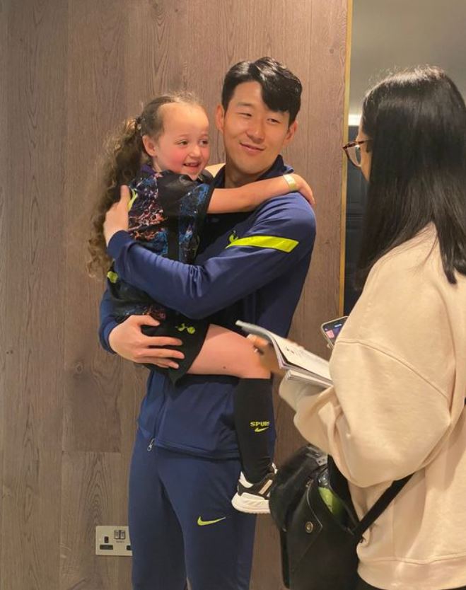 손흥민 팬서비스