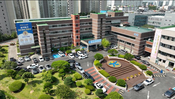 ๊ด์ฃผ๊ต์ก์ฒญ ๋ฐฉํ ์ค ๋๋ด๊ต์ค ์ค์ ๋ฌด์์ง์ ์ฌ์
, ์ผ๋ถ ํ๊ต ๊ณ์ฝ ์ง์ฐ