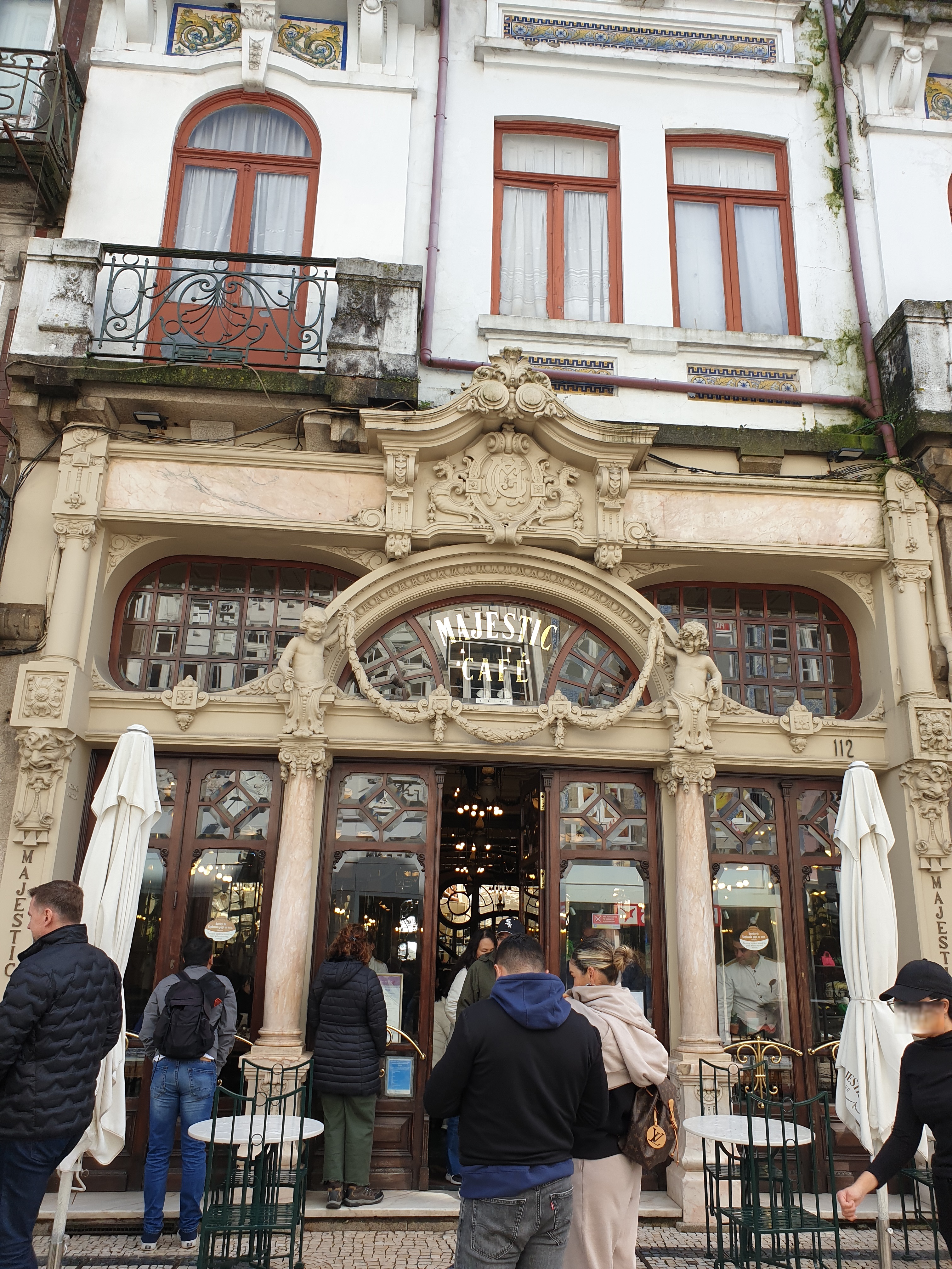 마제스틱카페 전경