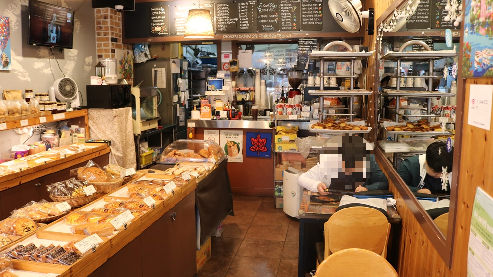 홍스 베이커리 내부