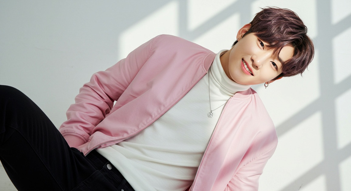 2025๋
์ ํ ์ปฌ๋ฌ ์ท์
์ ๋จ์ฑ ์ด๋ฏธ์ง