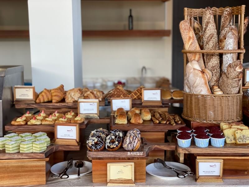 나트랑 아나만다라 깜란 조식 - 변경된 베이커리