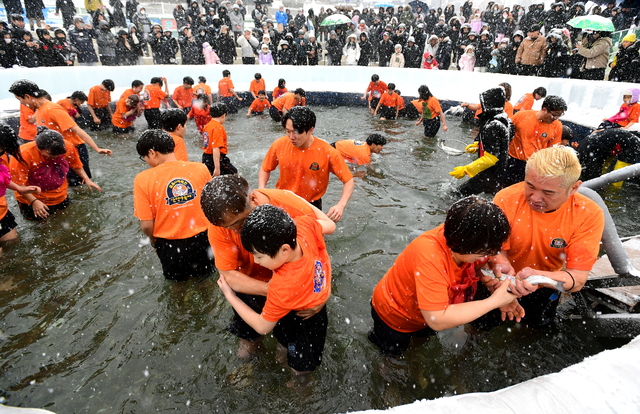 2025 얼음나라 화천 산천어축제 일정 및 입장료 총정리