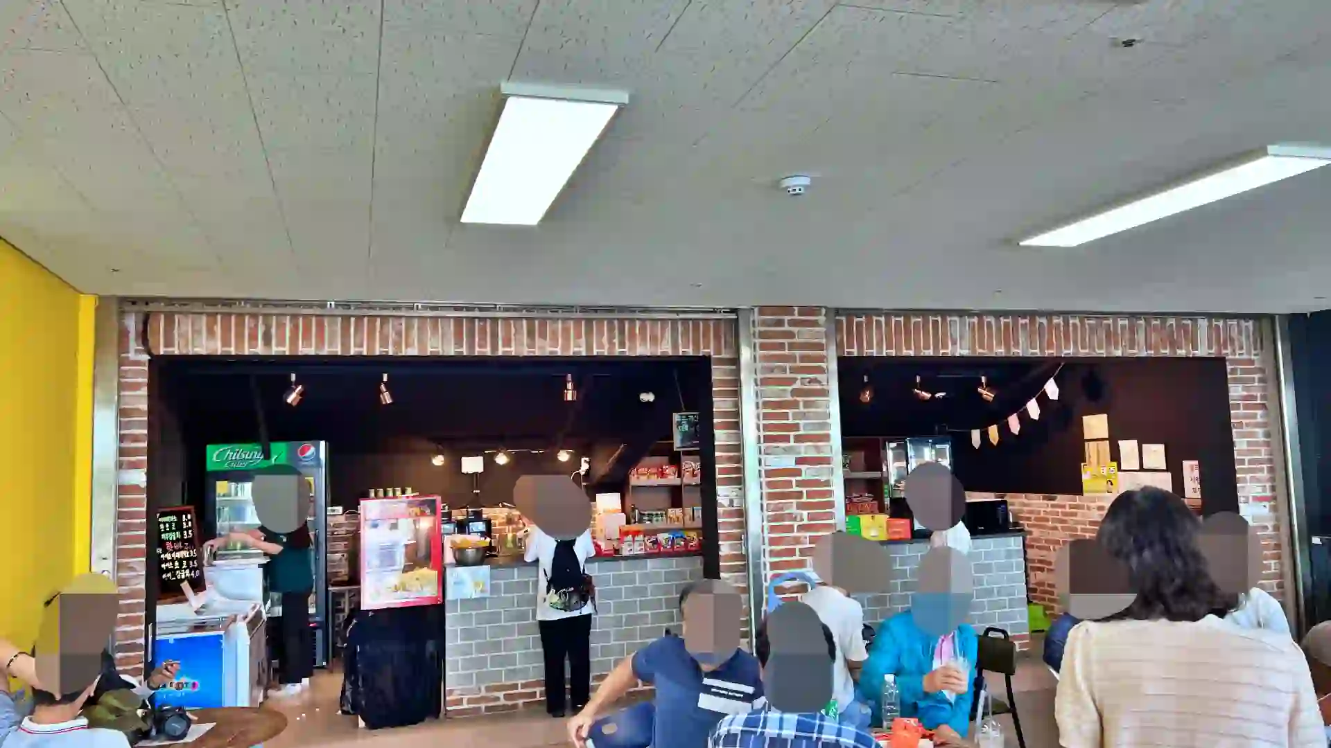 제주 아리랑혼 공연장 카페테리아 사진 입니다.