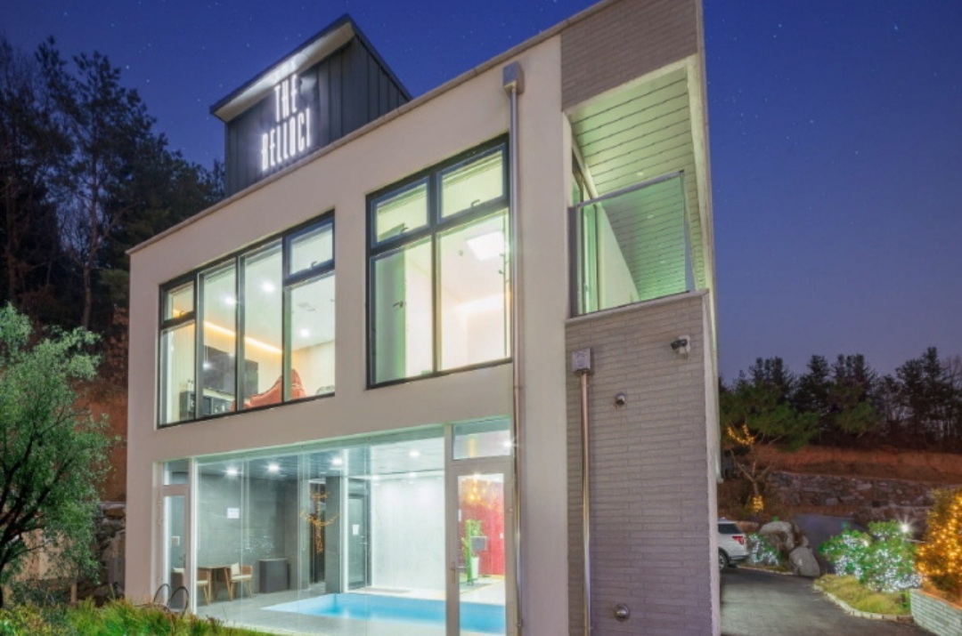 벨로시 외관 야경