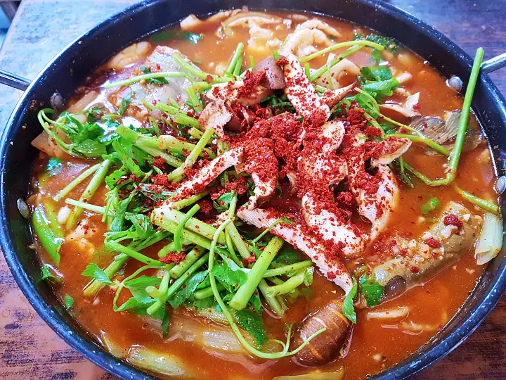 생생정보 메기 매운탕 28년 전통 맛집