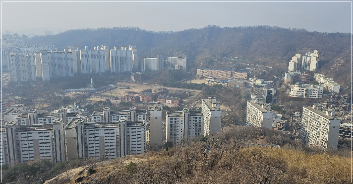 해골바위 위에서 서대문 형무소