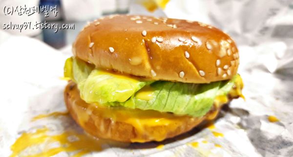 뉴욕버거의 리얼딥치즈버거 실물