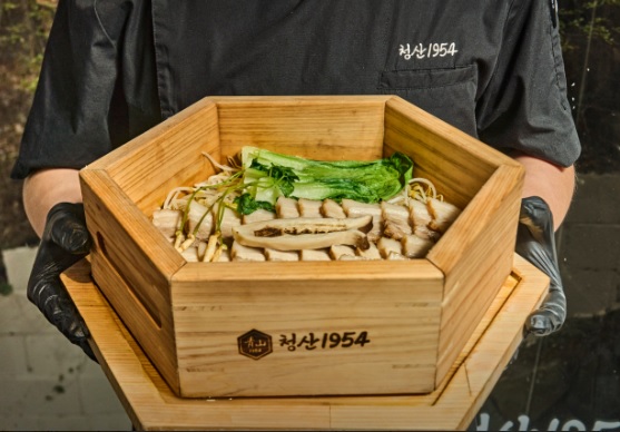 생생정보 고수의 부엌 부산 광안리 낙지볶음과 편백보쌈 맛집 부산 청산 1954 광안리 본점