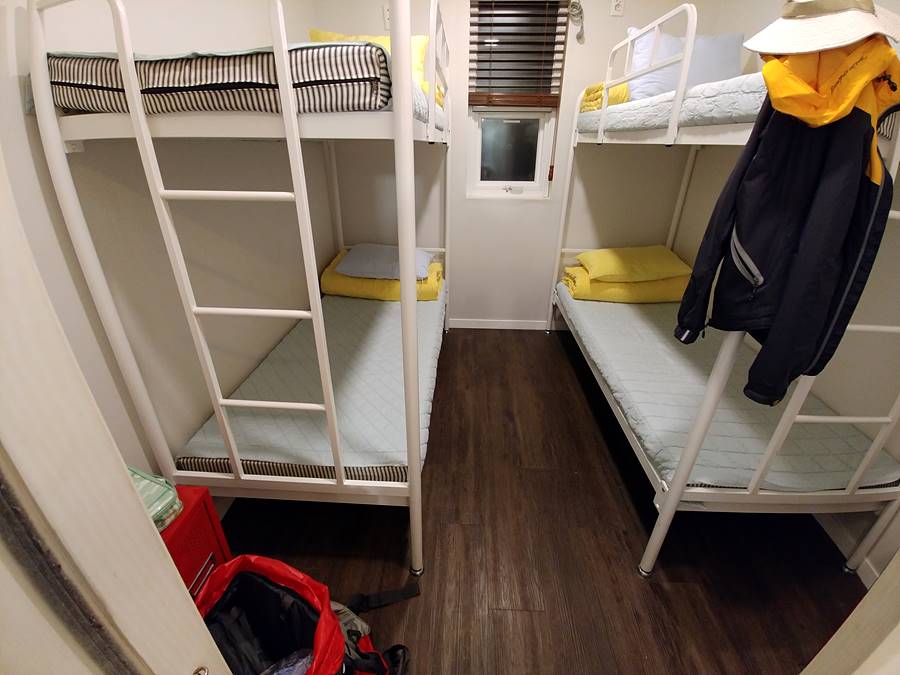 슬로우트립 게스트하우스 4인실.