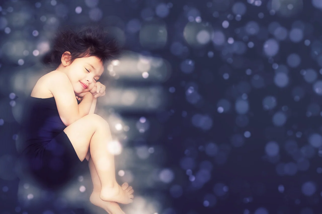 한국인의 수면에서 암실 수면은 오히려 불안감, 뒤척임, 입면 지연으로 이어질 수 있다.