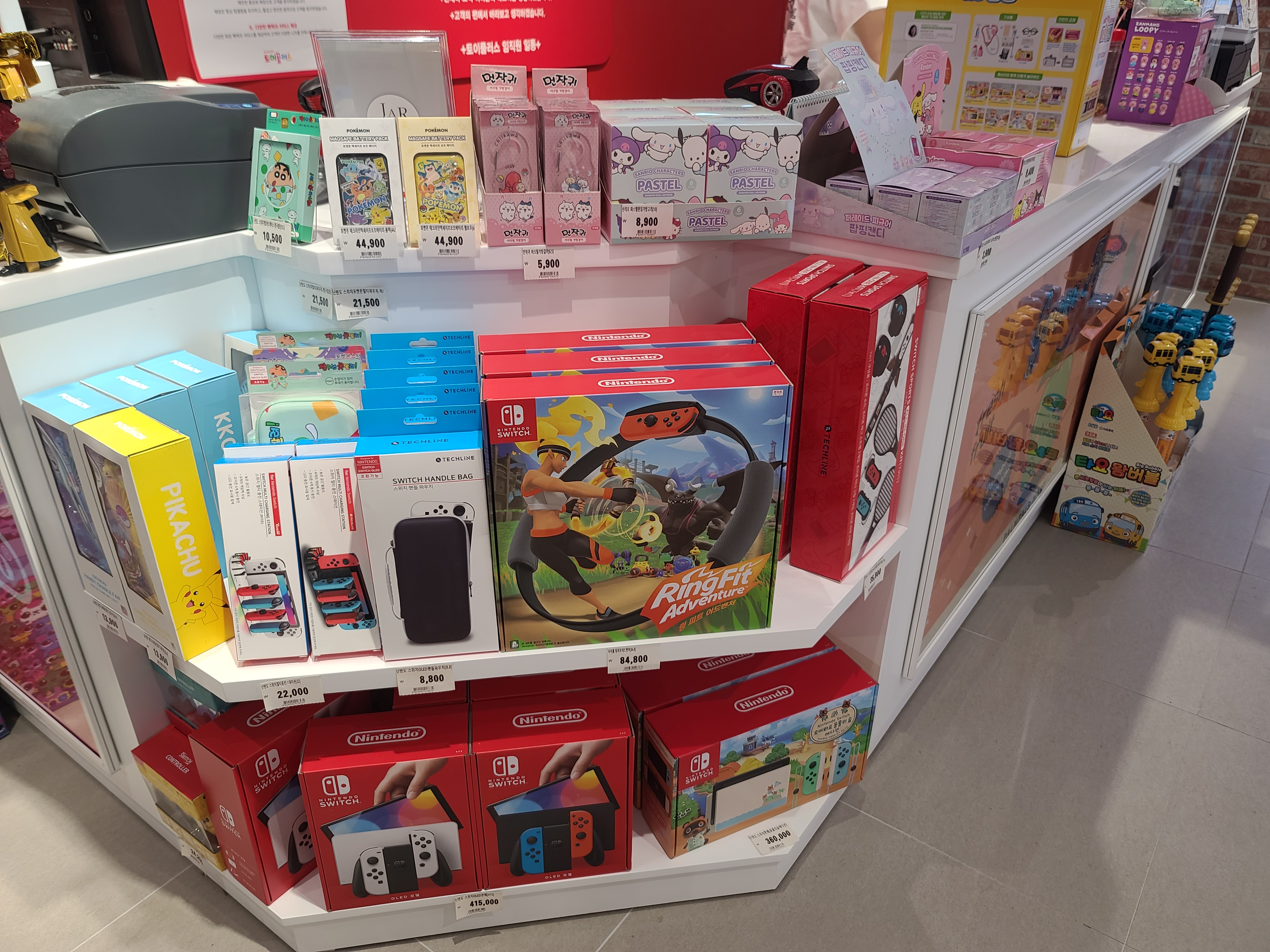 여주 토이플러스 1층 계산대 옆 - 닌텐도와 귀여운 이것저것