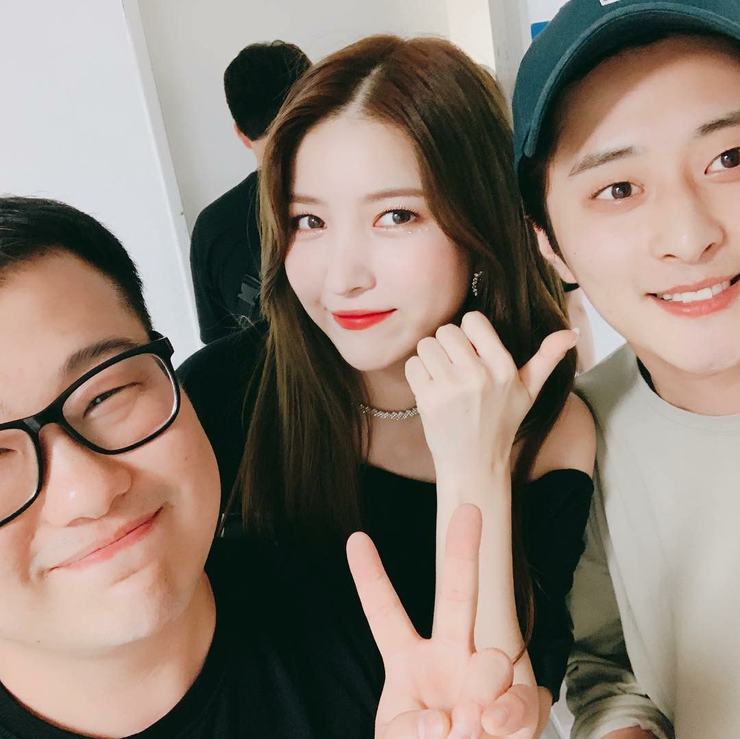 여자친구 팬사인회 사진 모음